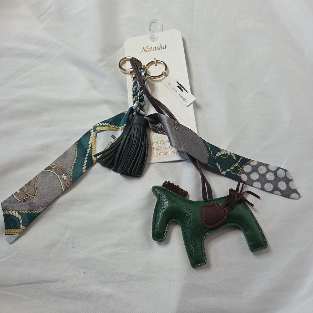 Natasha Green Horse Key Ring Charm Keychain - Picture 8 of 8